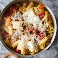 Rigatoni with Pork and Peppers_image