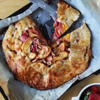 Strawberry and peach galette_image