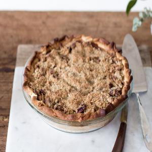 Pear-Apple Pie with Streusel Topping_image