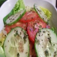 Garlic & Herb Salad Dressing_image