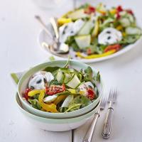 Crunchy mozzarella salad image