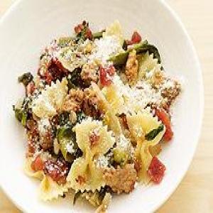 Bowtie Pasta with Sausage and Escarole 6 points_image