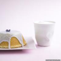 Chiffon Cakes with Violet Dipping Icing_image