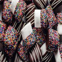 Chocolate-Dipped Marshmallows_image