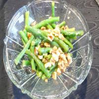 Sauteed Green Beans With Lemon and Walnuts image