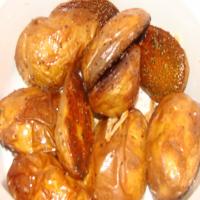 Crisp Garlic Yukon Gold Potatoes image