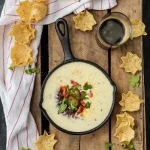 Easy Restaurant Style White Queso_image
