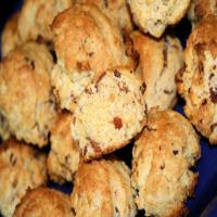 Cornmeal Bacon Biscuits_image