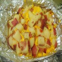 Cheesy Grilled Potatoes_image