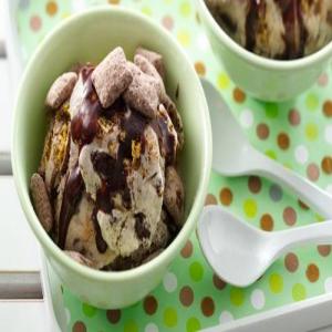 Muddy Buddies® Brownie Ice Cream_image