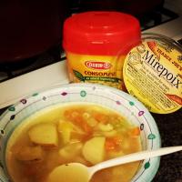 Vegetable Soup in Chickenless Chicken Broth_image