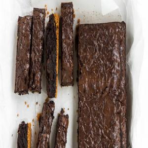 Brownie Sticks with Cheerios™ Crust image