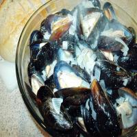 Mussels W/White Wine and Creme Fraiche image