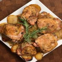 Rosemary-Roasted Chicken with Apples and Potatoes_image