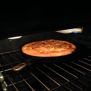 Chicago Deep-Dish Pizza_image