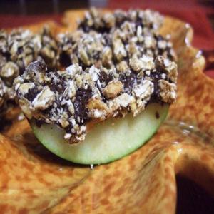 Chocolate-Granola Apple Wedges_image