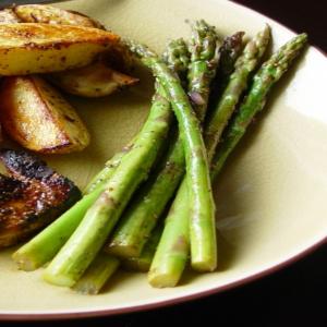 Thyme Marinated Grilled Asparagus image