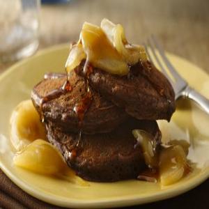 Chocolate Pancakes with Maple-Pear Sauce_image