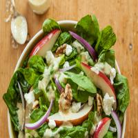 Spinach Salad with Pears, Walnuts and Goat Cheese_image