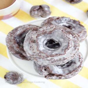 Old Fashioned Chocolate Cake Donuts_image