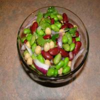 Edamame, kidney bean & chick pea salad Recipe - (4.5/5) image