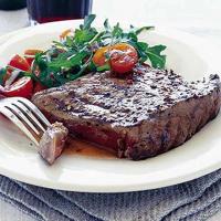 Coriander steaks with tomato & rocket salad_image