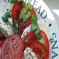 Fresh Mozzarella-Tomato-Basil Salad_image