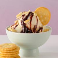 Vanilla Ice Cream with Ritz Crackers_image