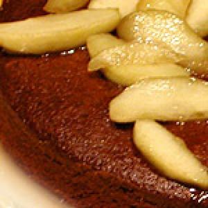 Ginger Spice Cake with Sauteed Apples_image