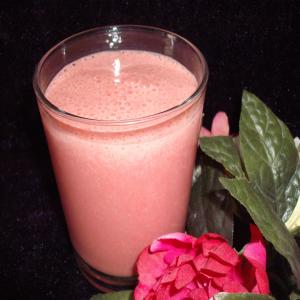 Strawberry Smoothie With Hint of Chocolate_image