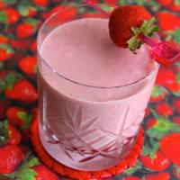 Quick Strawberry Oatmeal Breakfast Smoothie image