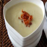 Cauliflower and Leek Soup with Crispy Bacon_image