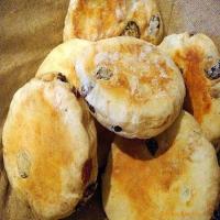 Cinnamon & Raisin English Muffins_image