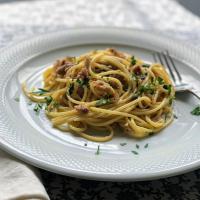 Spaghetti with Tuna and Capers image