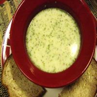 No Cream Creamy Broccoli Soup_image