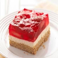 Strawberry-Pretzel Salad Dessert Squares_image
