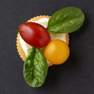 RITZ Creamy Tomato and Spinach Fireflies_image