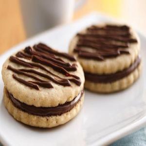 Chocolate Hazelnut Sandwich Cookies Recipe - (4.4/5)_image