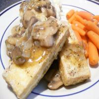 Herb Crusted Tofu With Mushroom Gravy_image