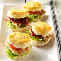 Mini Chicken & Biscuit Sandwiches_image