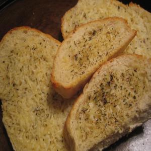 Delicious Buttered Parmesan Bread_image