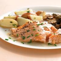 Roasted Salmon with White-Wine Sauce_image