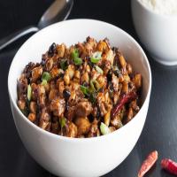 Chicken Stir Fry With Black Beans, Chiles & Peanuts Is a Bowl-Licker_image