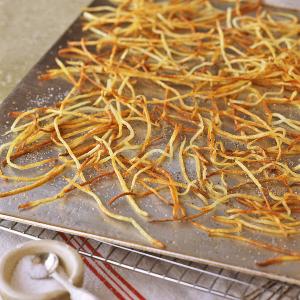 Oven-Baked Shoestring Fries_image