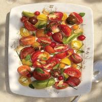 Heirloom Tomato Salad with Garlic Oil_image