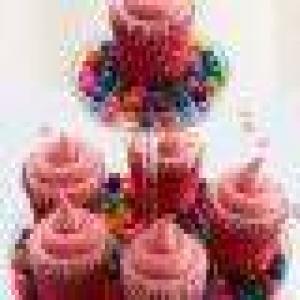 Duncan Hines® Bubble Gum Cupcakes_image