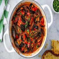 Mussels with Tomatoes and Garlic_image