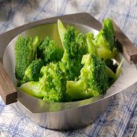 Simple Steamed Broccoli image