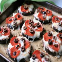 Lower-Carb Eggplant Pizza_image