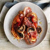 Mushroom, bacon & tomato French toast image